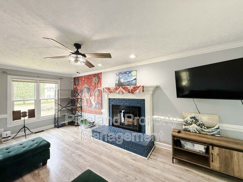 3446 Sandystone Cir - Photo 3 of 22