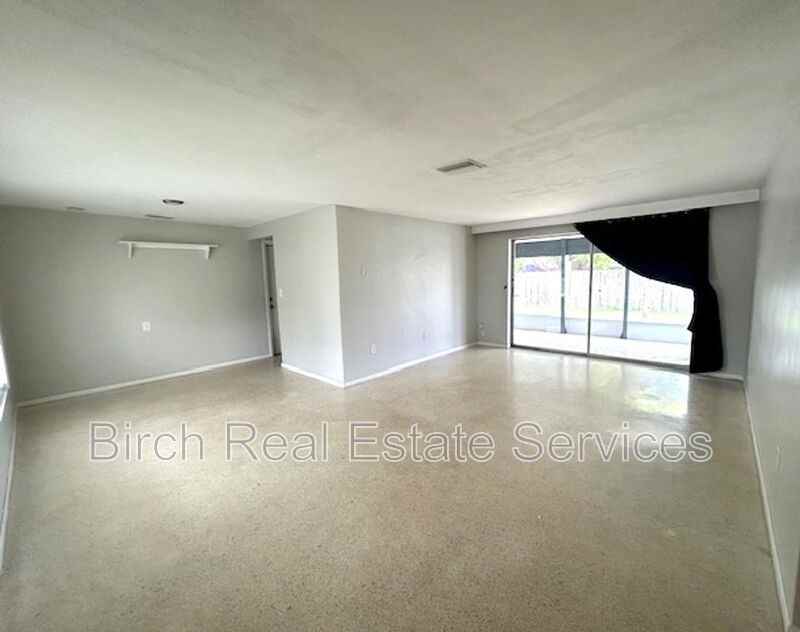 3319 Williamsburg Loop - Photo 3 of 13