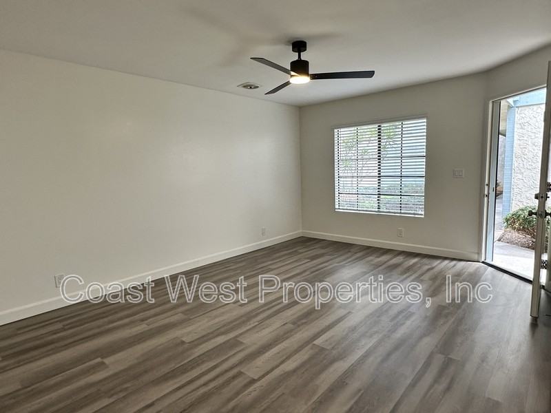 382 Acacia Ave - Photo 5 of 15