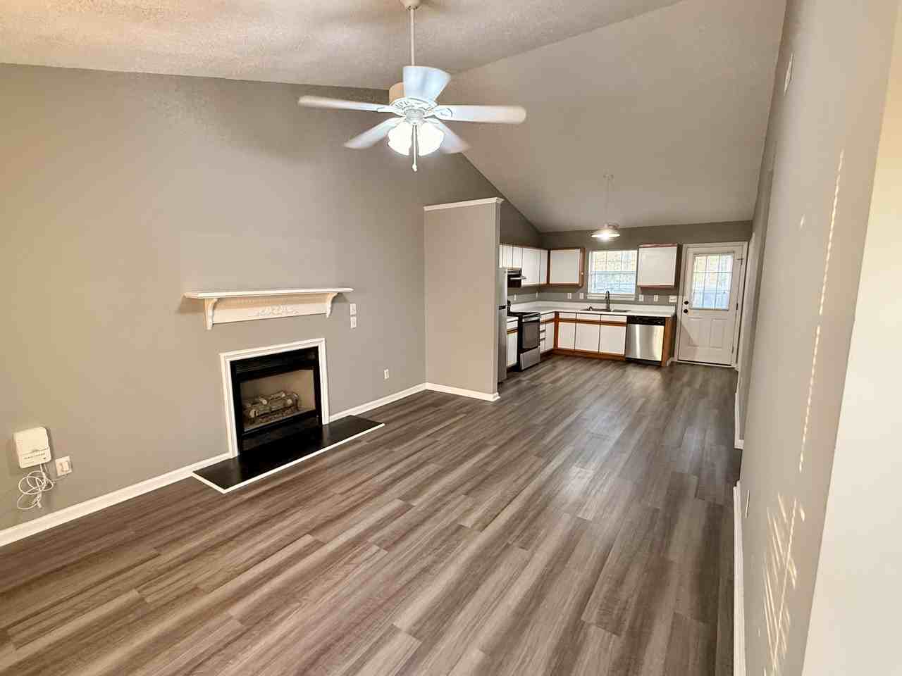 2708 Bluff View Drive - Photo 2 of 7