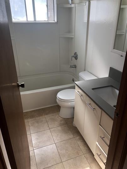 Francisco Apartments - Photo 2 of 13