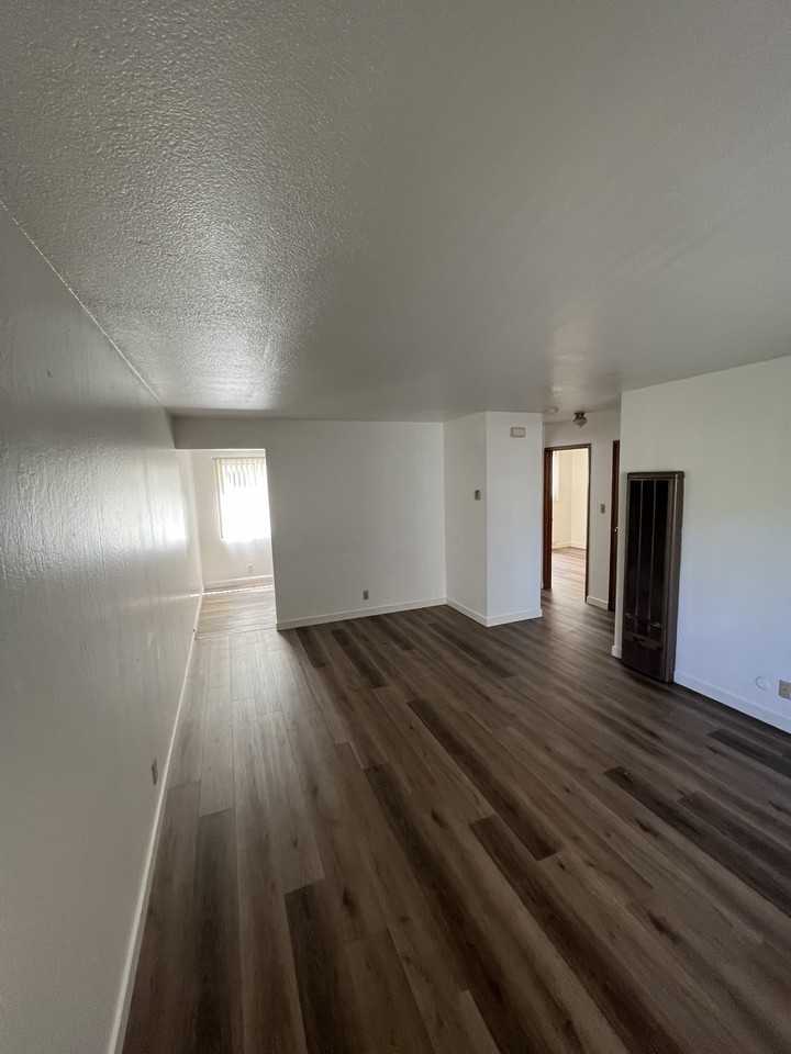 Francisco Apartments - Photo 5 of 13