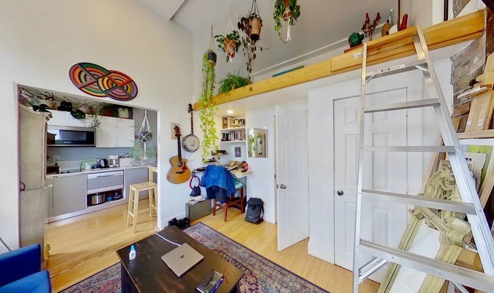 Evergreen Ave #585 - Photo 2 of 16