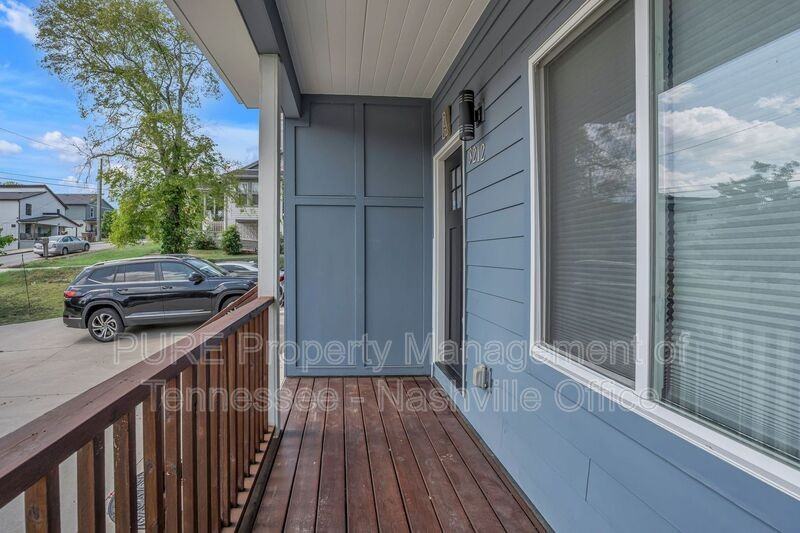 3212A Lincoln Ave - Photo 2 of 33