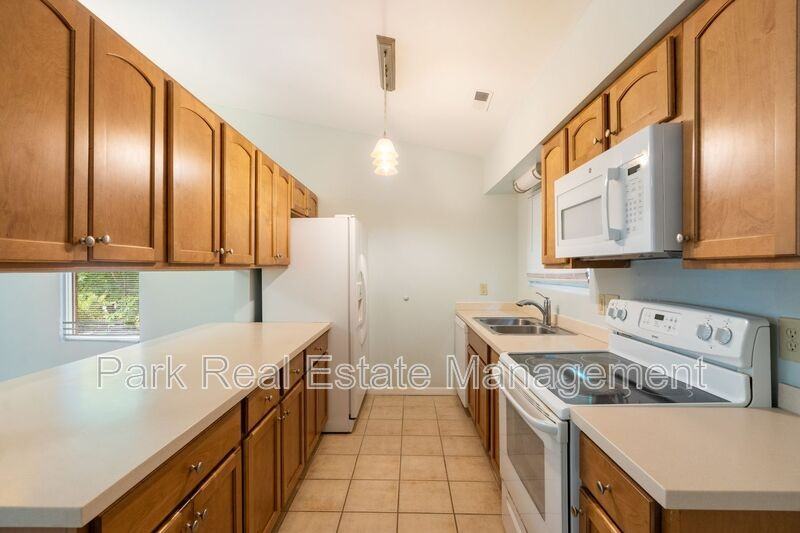 201 Howell St #100B - Photo 2 of 23