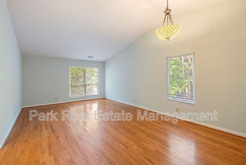 201 Howell St #100B - Photo 5 of 23