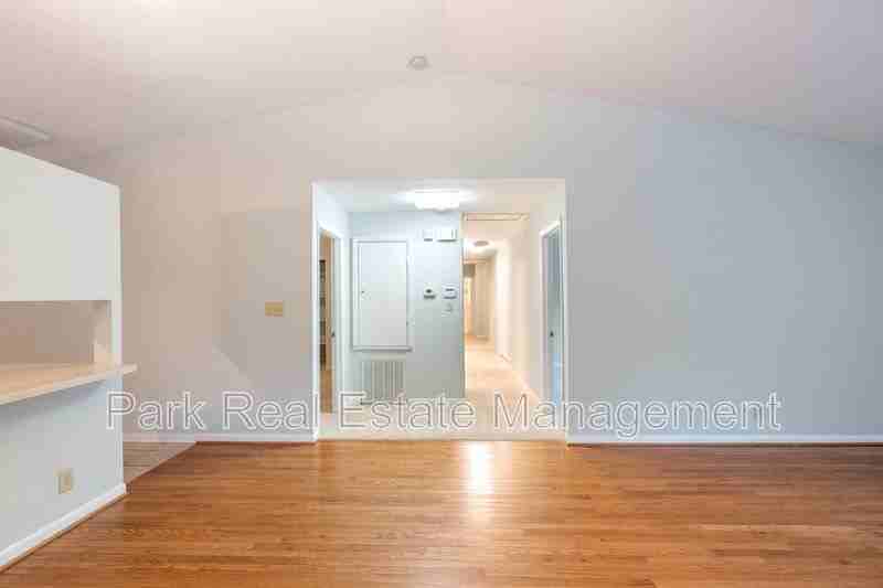 201 Howell St #100B - Photo 6 of 23