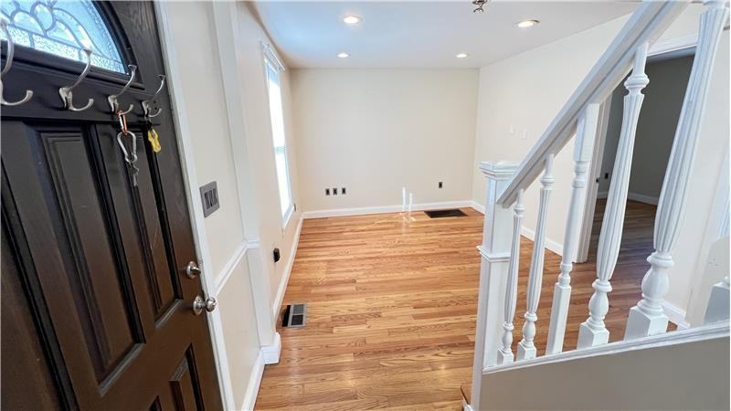 254 Broadway - Photo 4 of 21
