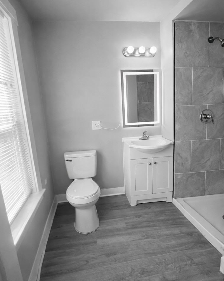 112 W School St #1R - Photo 2 of 6