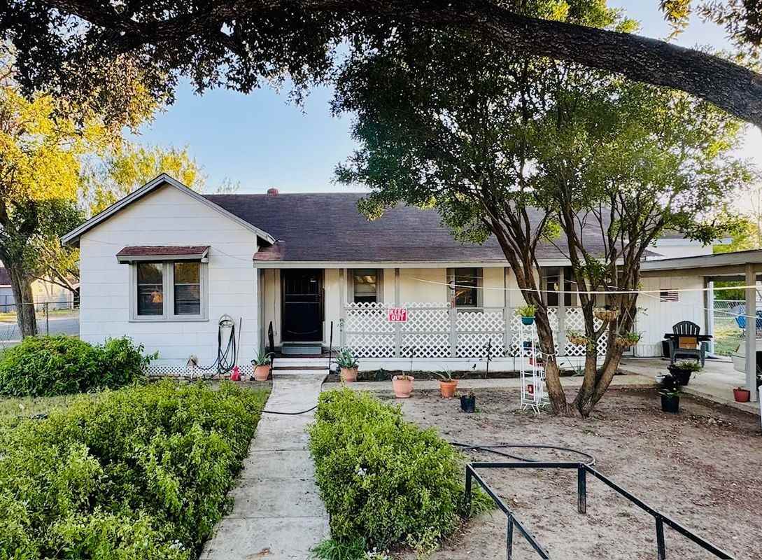 1601 Redwood Ave