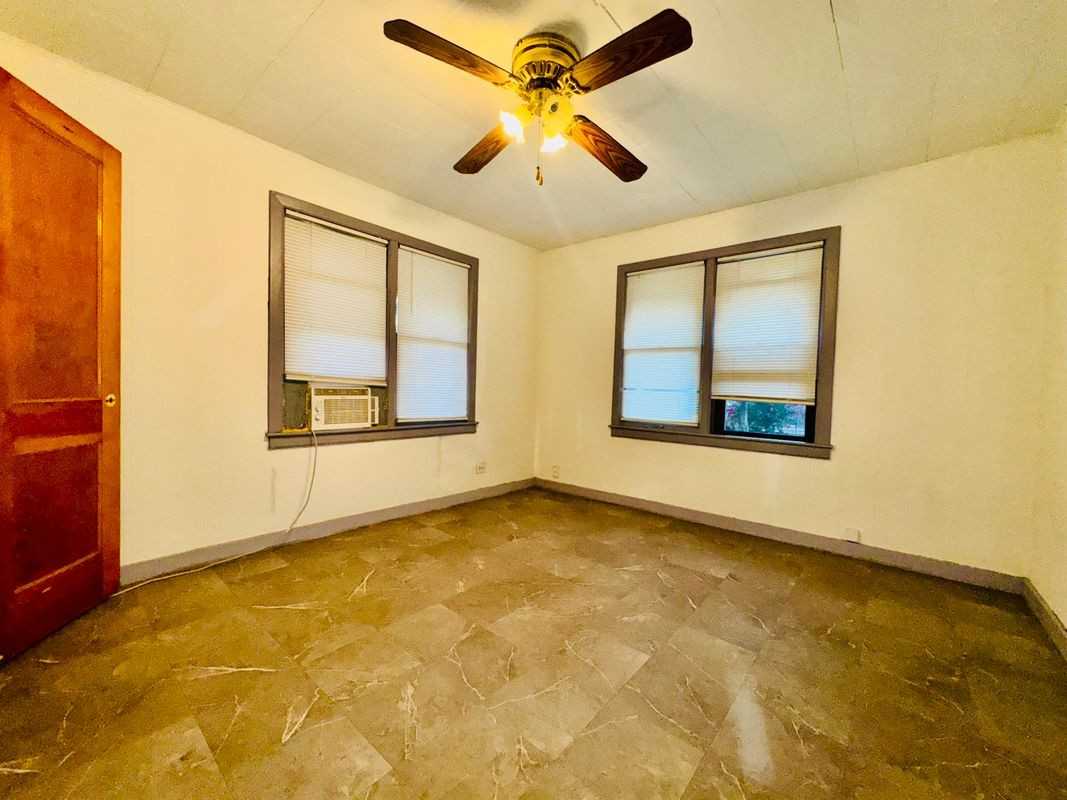 1601 Redwood Ave - Photo 5 of 7