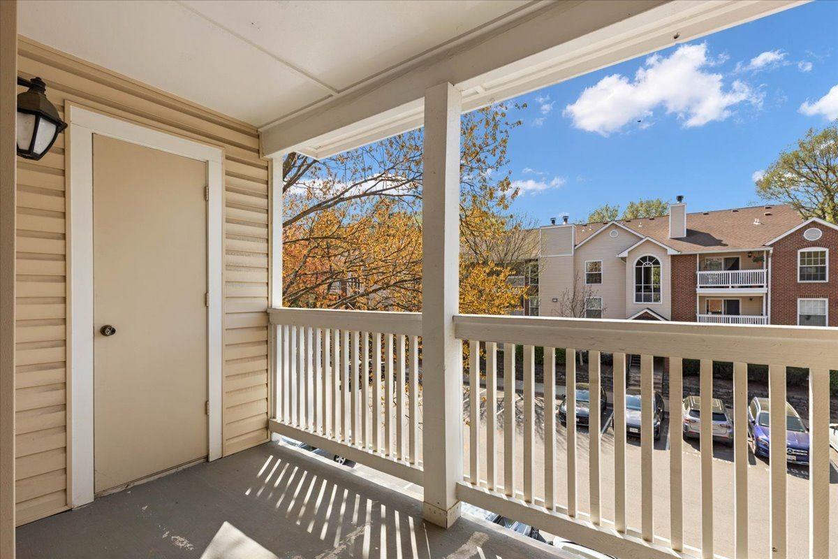 1524 Lincoln Way ##325 - Photo 3 of 28