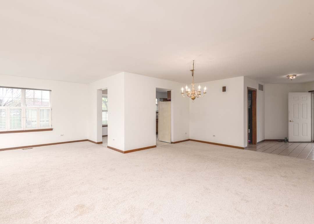 21211 Silktree Cir - Photo 6 of 21