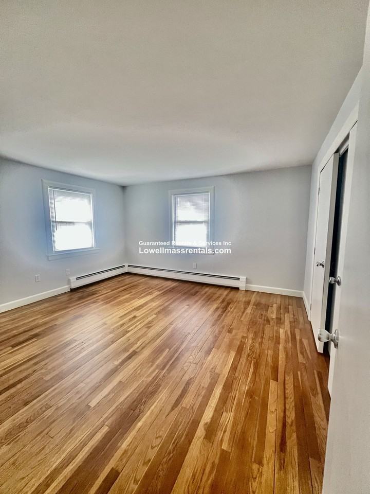 48 Anderson St - Photo 3 of 12