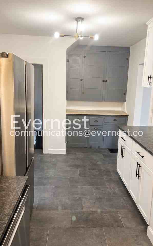 2730 Elliott Ave - Photo 2 of 32