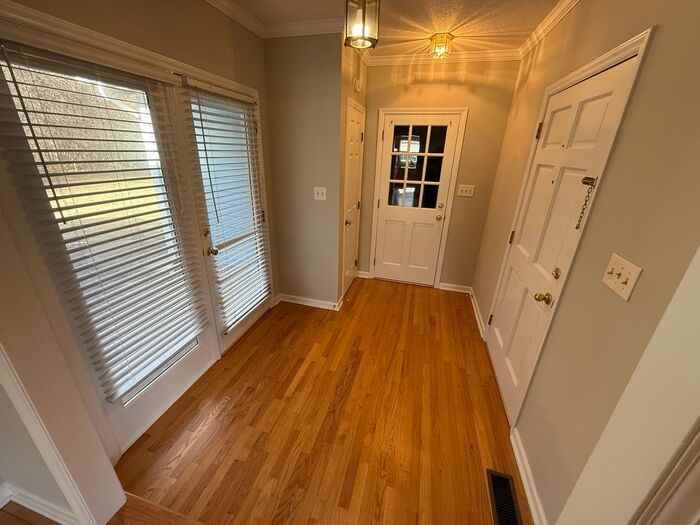 405 Avent Cir - Photo 2 of 16
