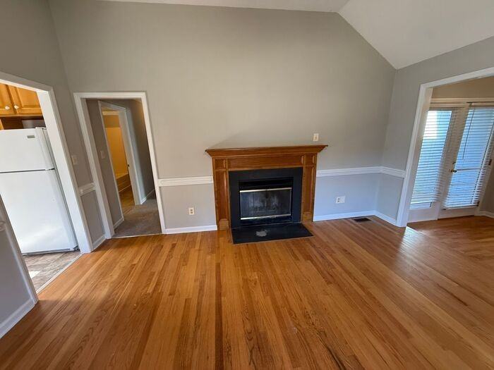 405 Avent Cir - Photo 3 of 16