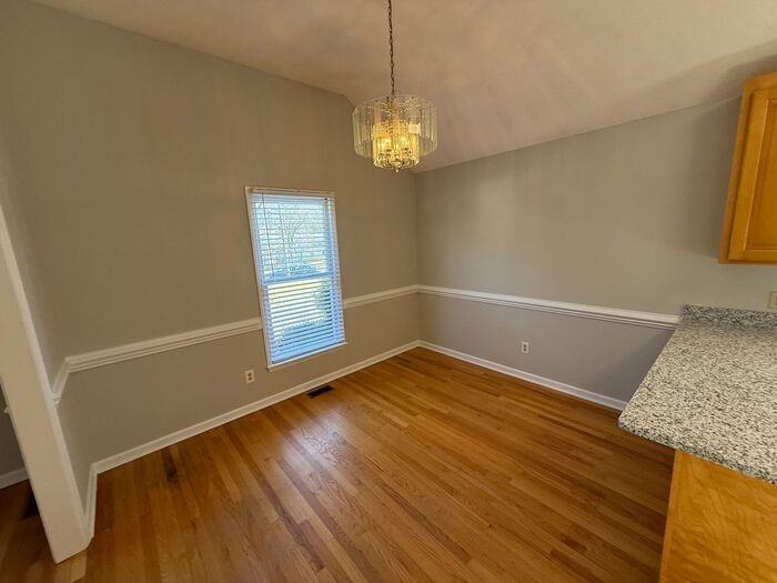 405 Avent Cir - Photo 5 of 16