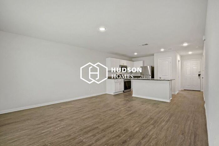 1308 N Brazos Ave - Photo 4 of 14