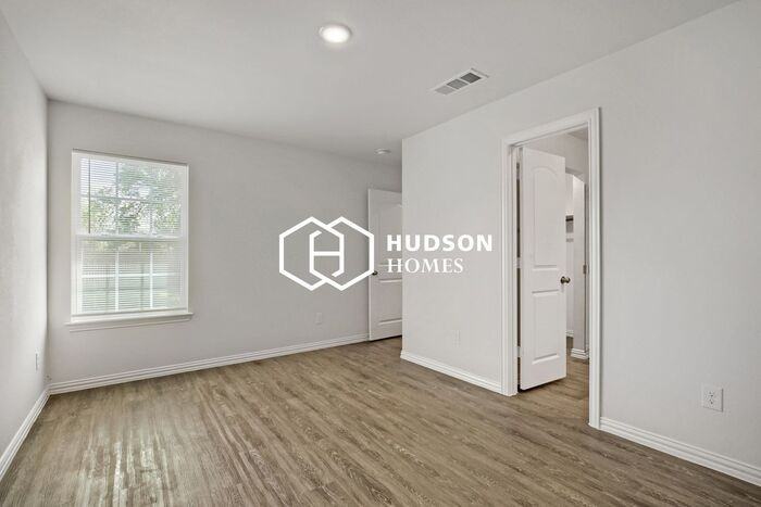 1308 N Brazos Ave - Photo 7 of 14