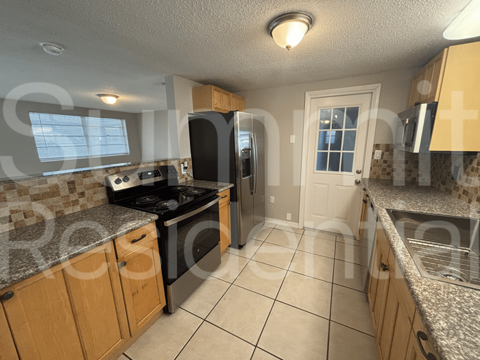 10039 Salix Ln - Photo 4 of 14