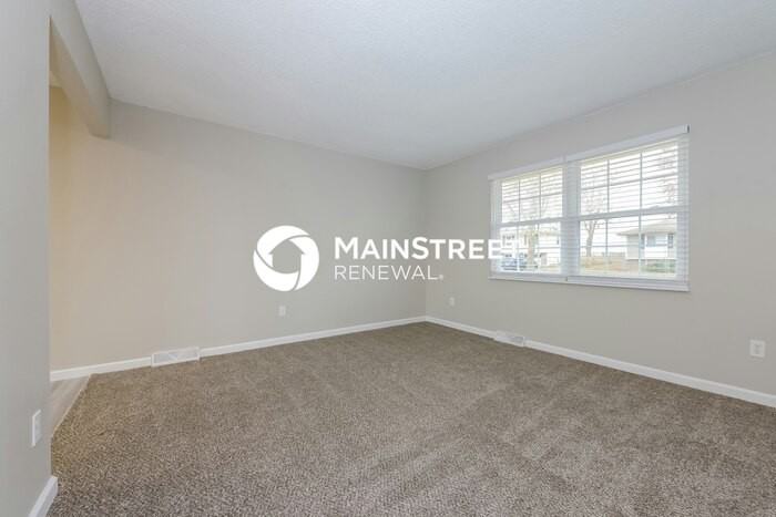 504 Sw Shamrock Pl - Photo 5 of 17