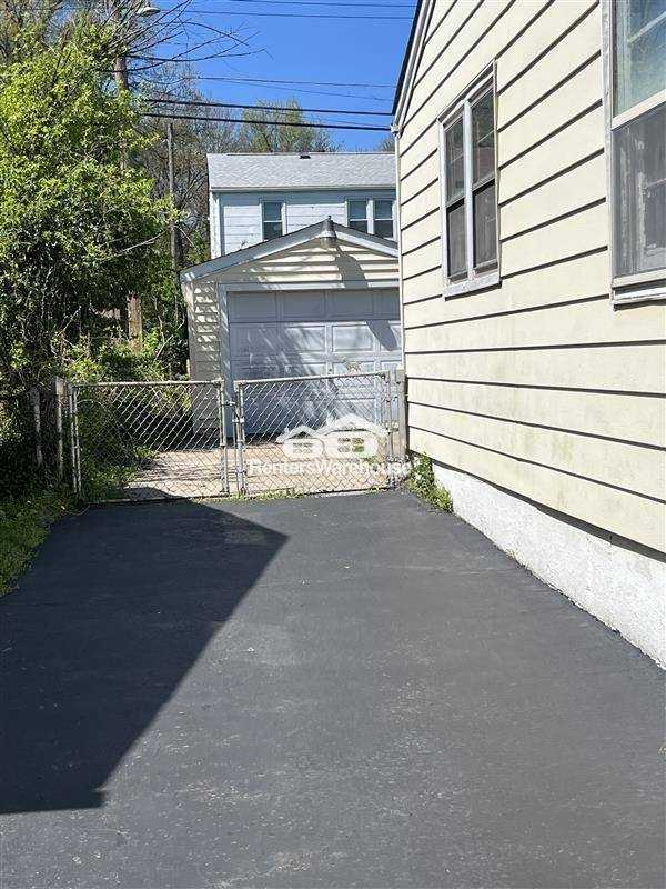 1811 Engelholm Ave - Photo 3 of 14