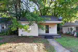 featured image of 420 Plymouth Ave