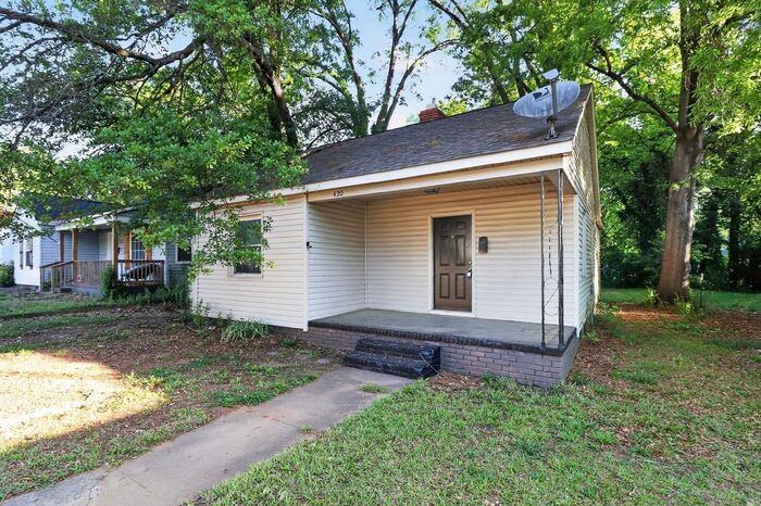 420 Plymouth Ave - Photo 2 of 31