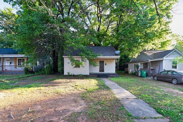 420 Plymouth Ave - Photo 3 of 31