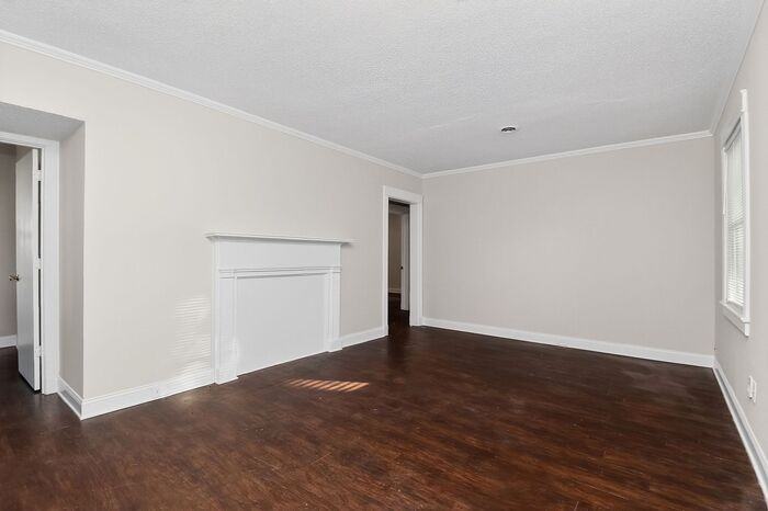 420 Plymouth Ave - Photo 4 of 31