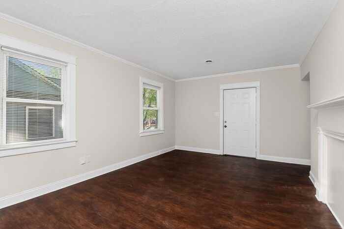 420 Plymouth Ave - Photo 7 of 31