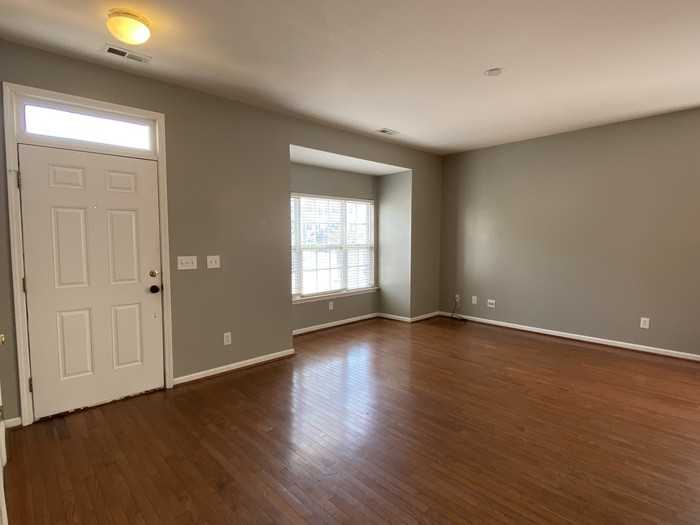 2810 Barrymore St #104 - Photo 3 of 31