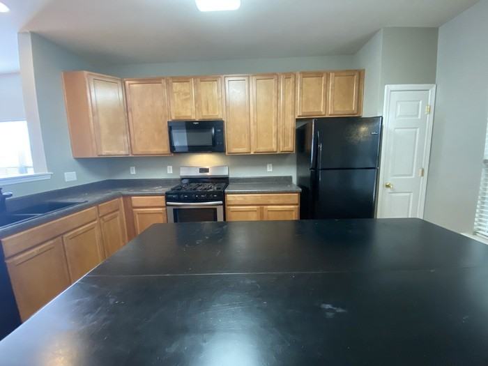 2810 Barrymore St #104 - Photo 7 of 31