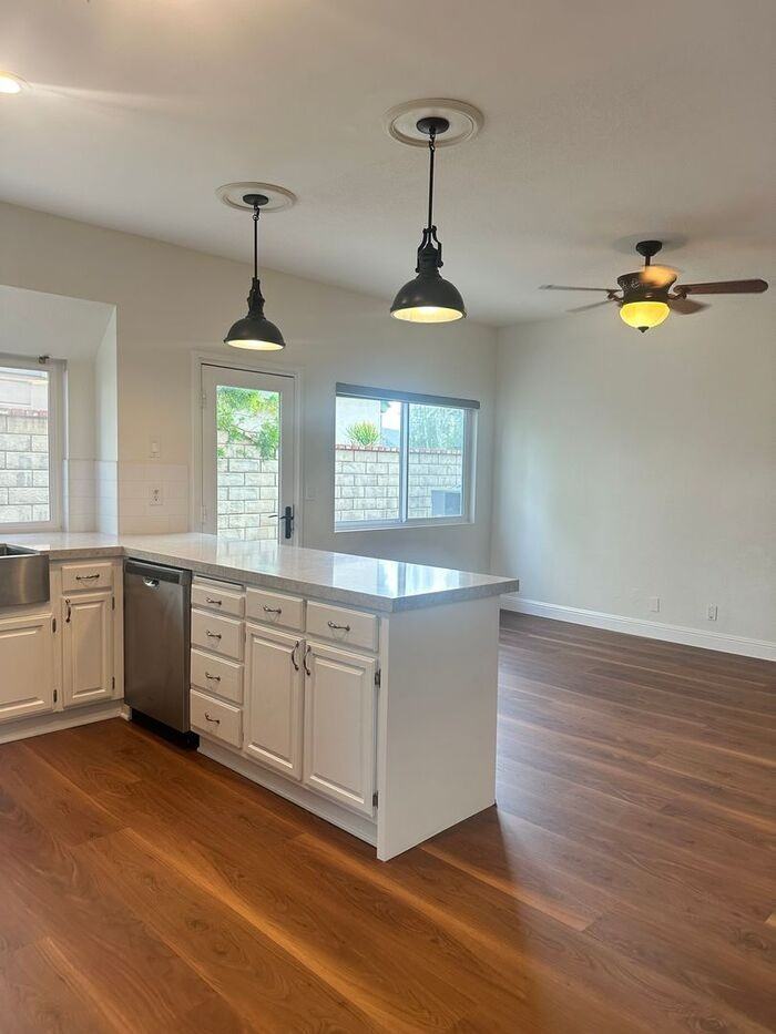 22821 Aspen Ct - Photo 3 of 6