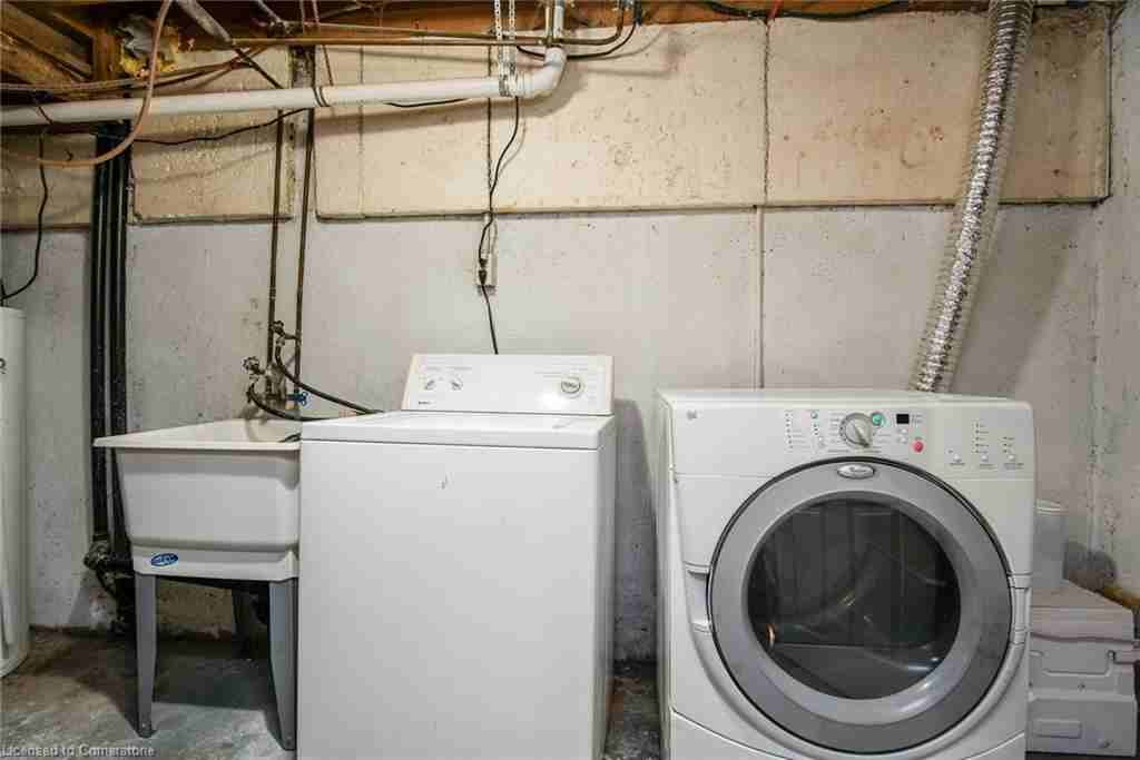 162 Jansen Avenue #28 Room 2 - Photo 5 of 7