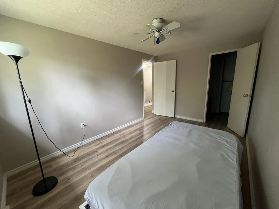 162 Jansen Avenue #28 Room 2 - Photo 7 of 7