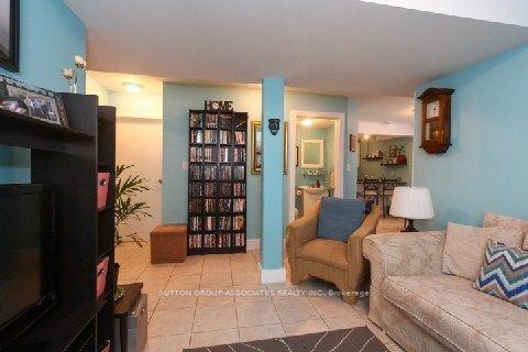 1 Quaiser Court - Photo 3 of 9