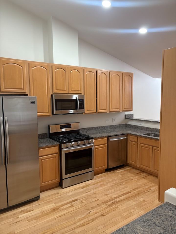 904 Mayfair Ct #904 - Photo 3 of 13