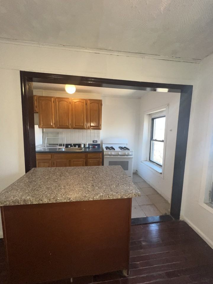 73 Hart St #3 - Photo 3 of 13