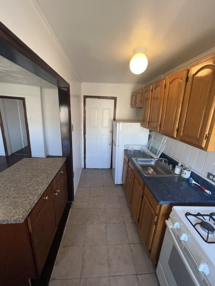 73 Hart St #3 - Photo 4 of 13