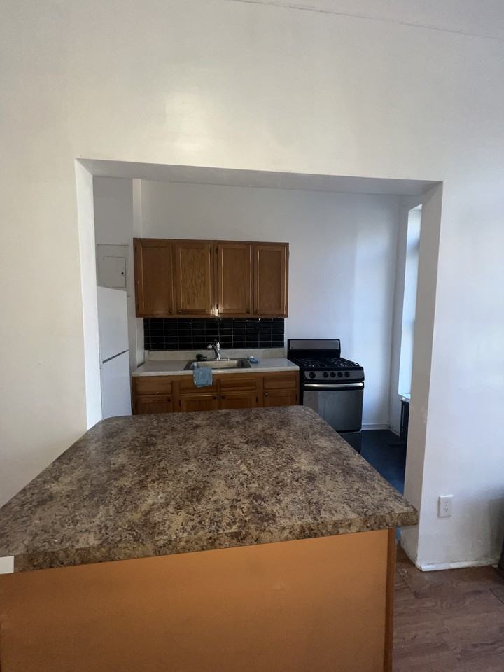 73 Hart St #1 - Photo 3 of 8