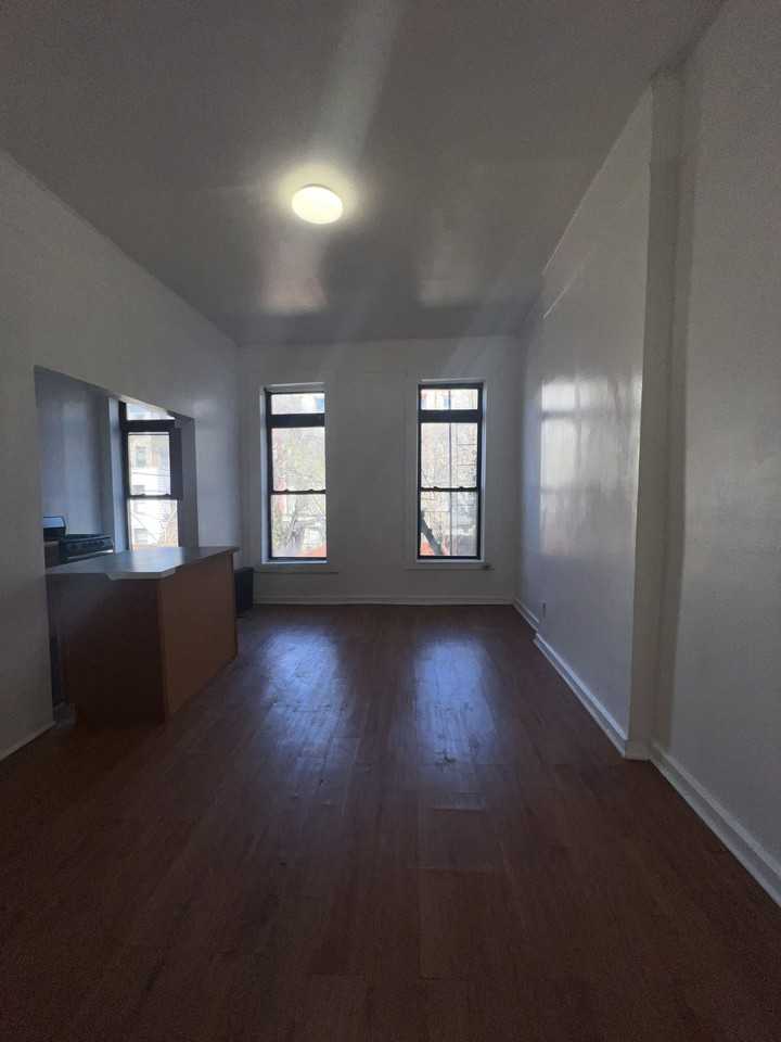 73 Hart St #1 - Photo 4 of 8