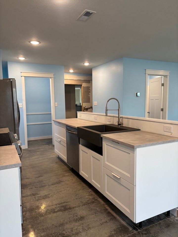 408 W Washington St #B - Photo 7 of 33