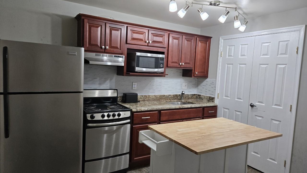 9404 Copernicus Dr - Photo 2 of 15