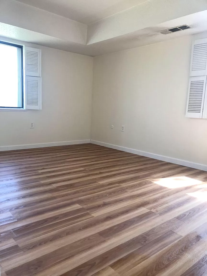 7 Village Rock Ln #3 - Photo 6 of 17