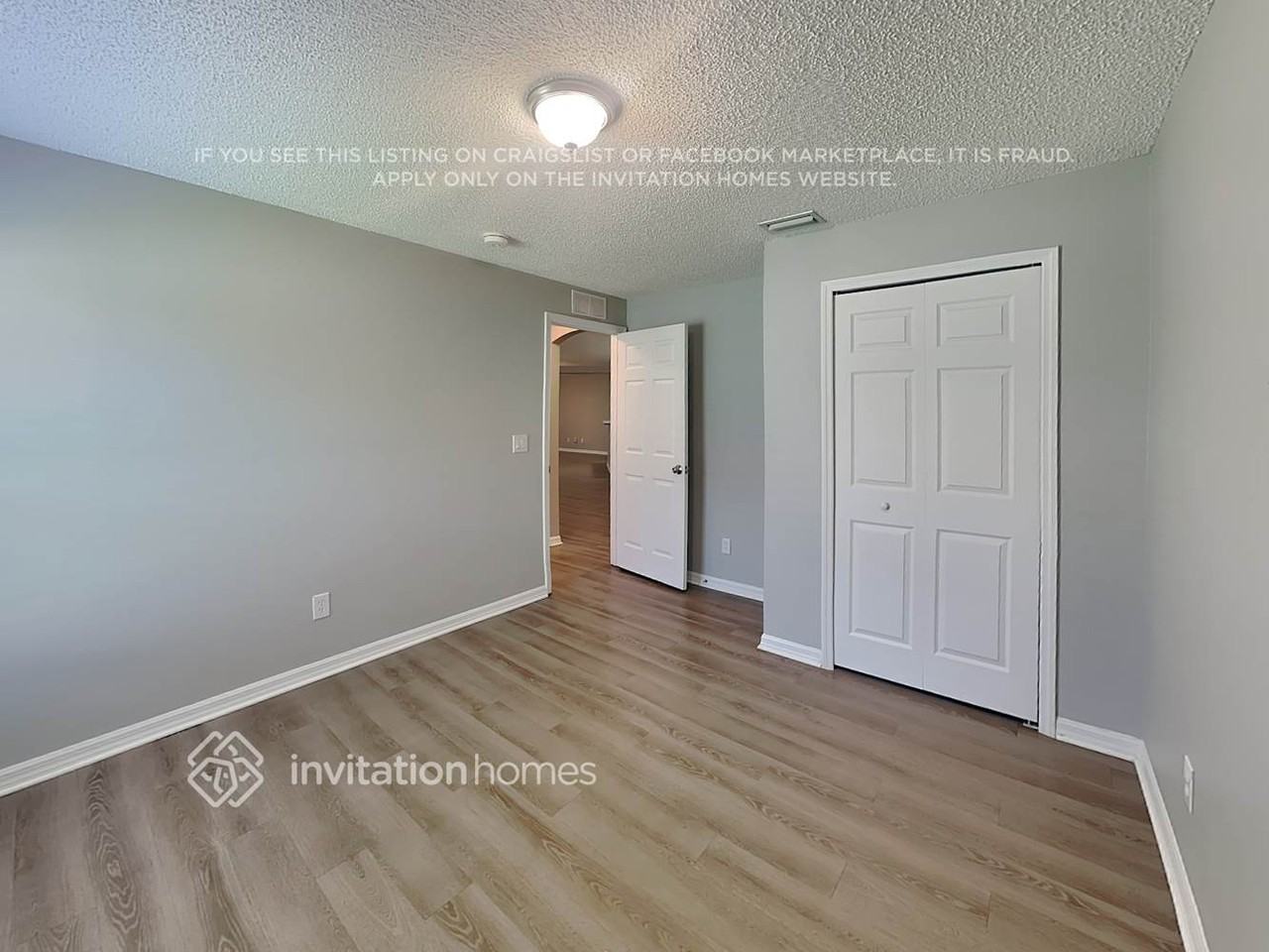 4860 Manchester Dr - Photo 4 of 17