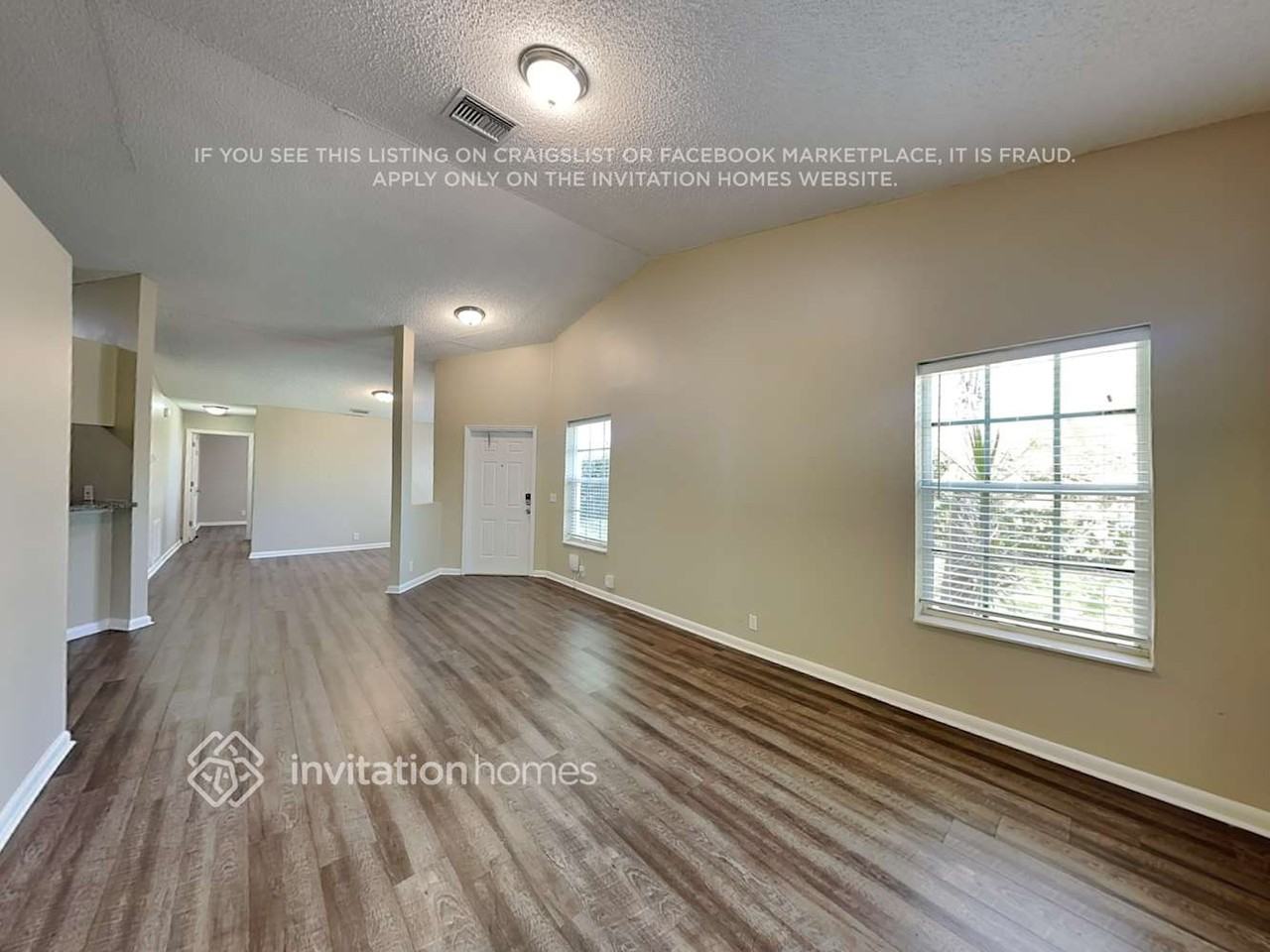 8 Erwood Pl - Photo 3 of 12