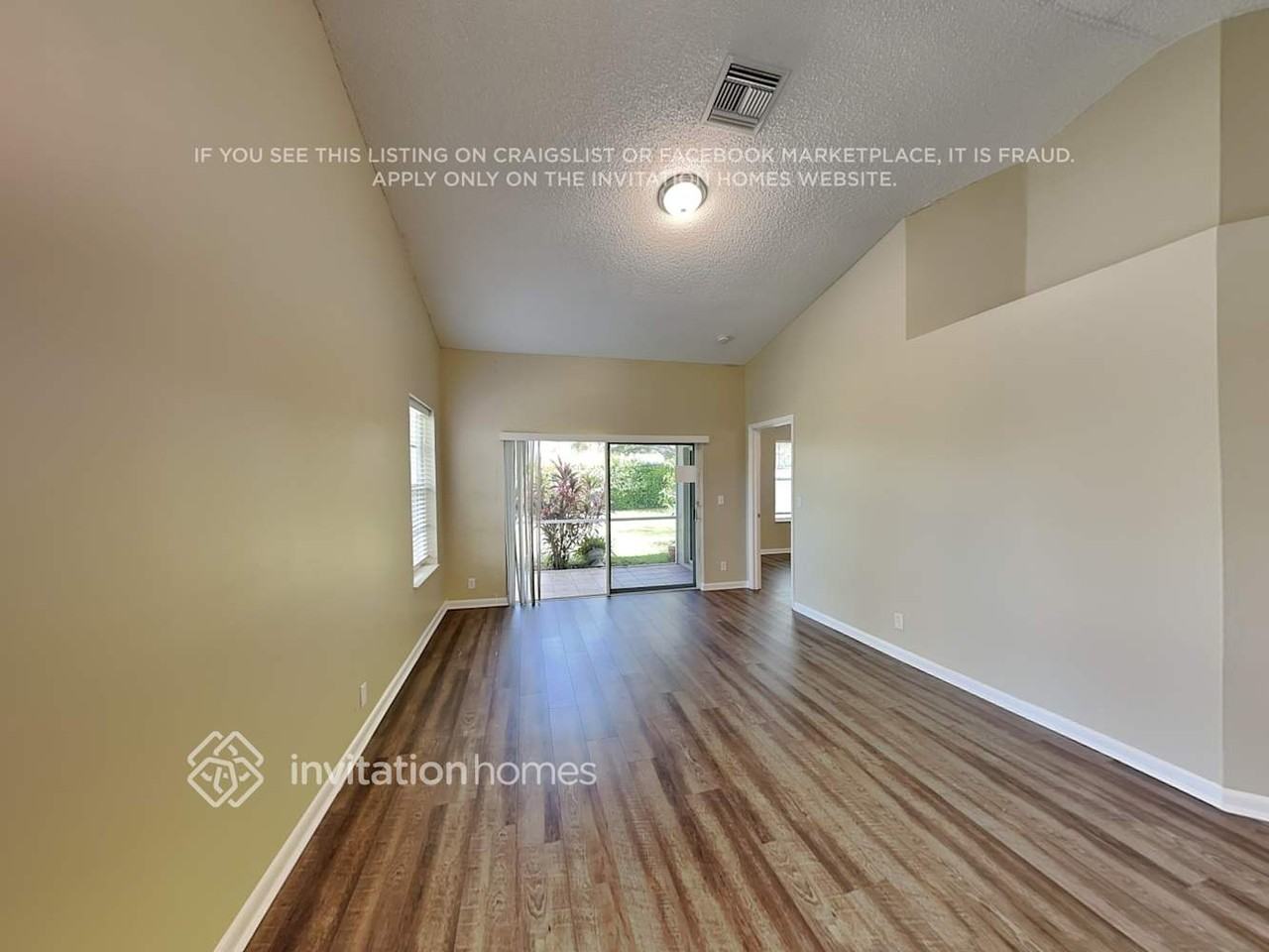 8 Erwood Pl - Photo 4 of 12