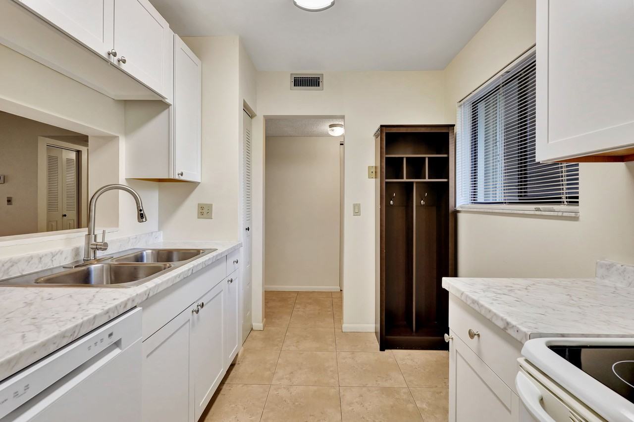 120 Northwest 70th StreetApt 103 #103 - Photo 5 of 34